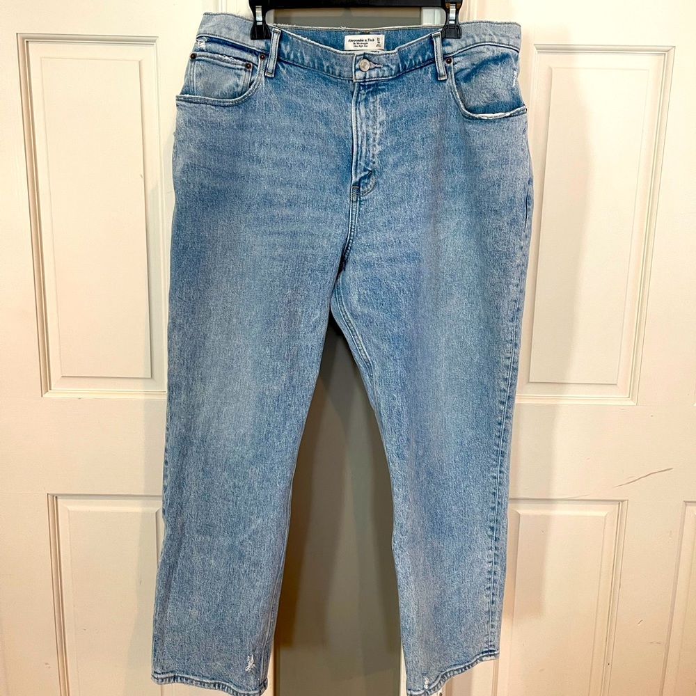 Women’s Abercrombie & Fitch - 90’s Straight Ultra High Rise